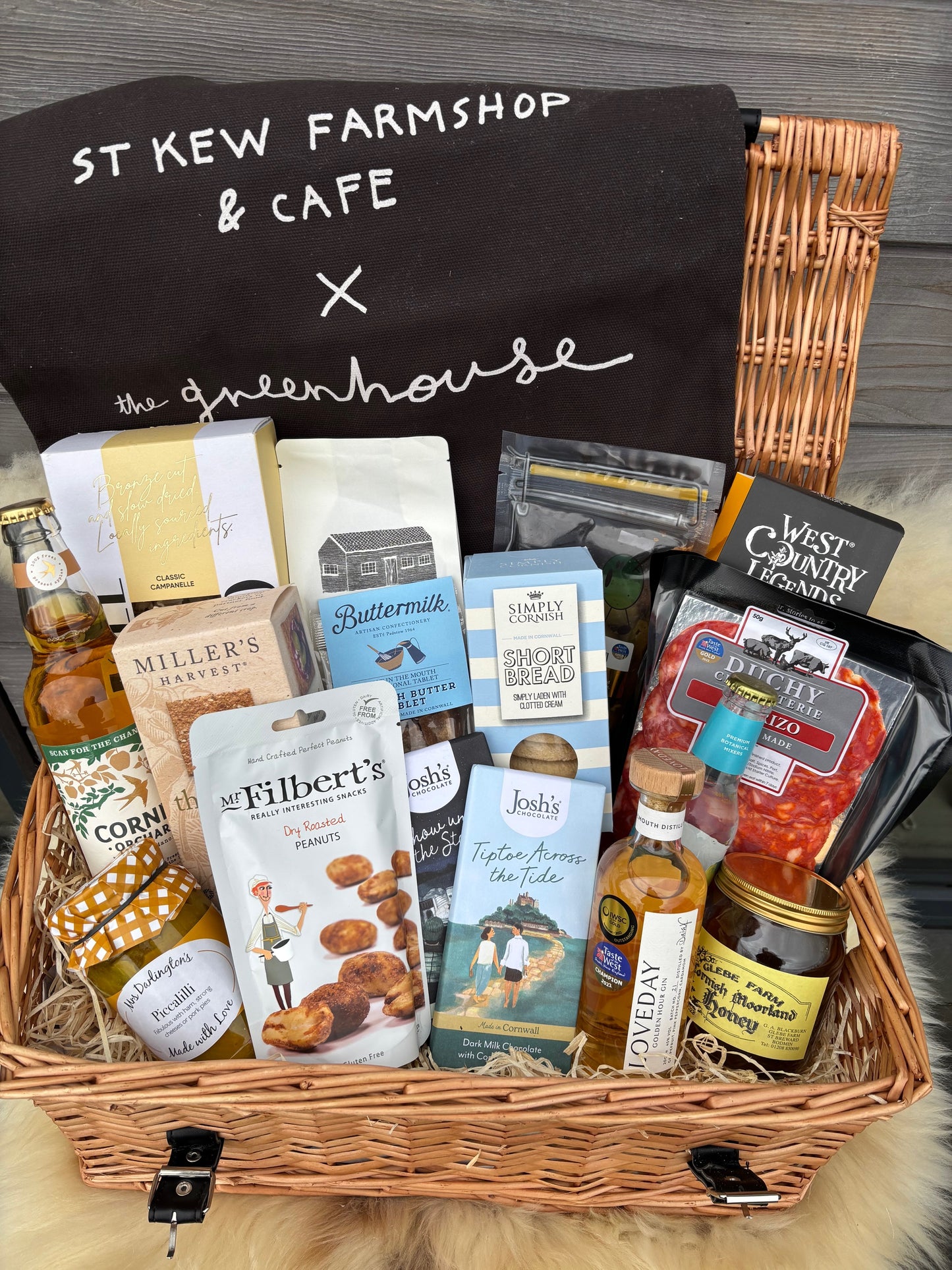 The Farmshop Hamper - Medium