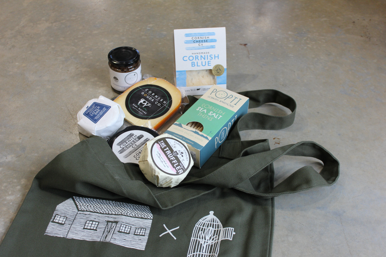 St Kew Farmshop Cheese & Cracker Tote Gift Bag
