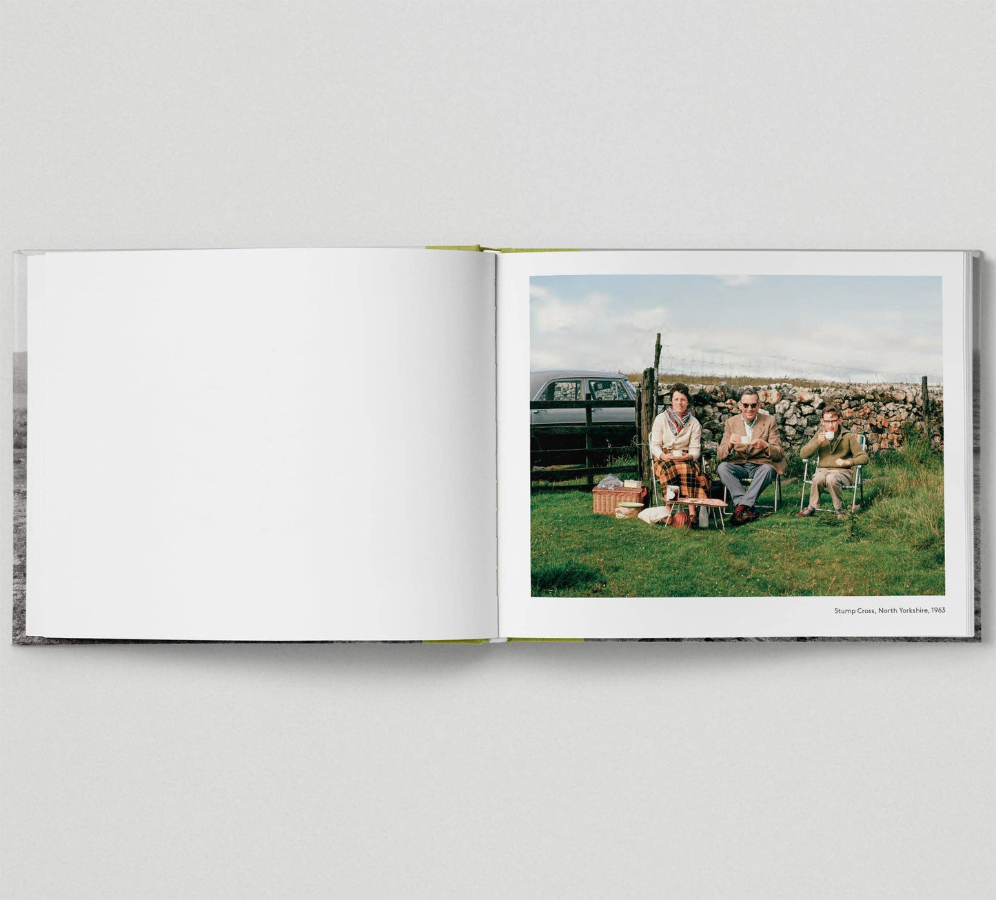 A Very British Picnic (Book 11: Vintage Britain)